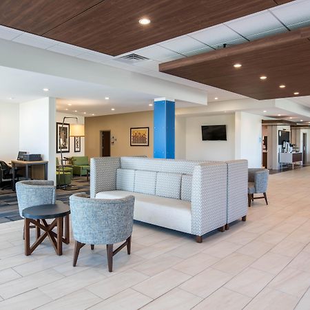 Holiday Inn Express & Suites Ludington By Ihg Екстериор снимка