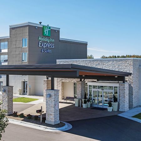 Holiday Inn Express & Suites Ludington By Ihg Екстериор снимка