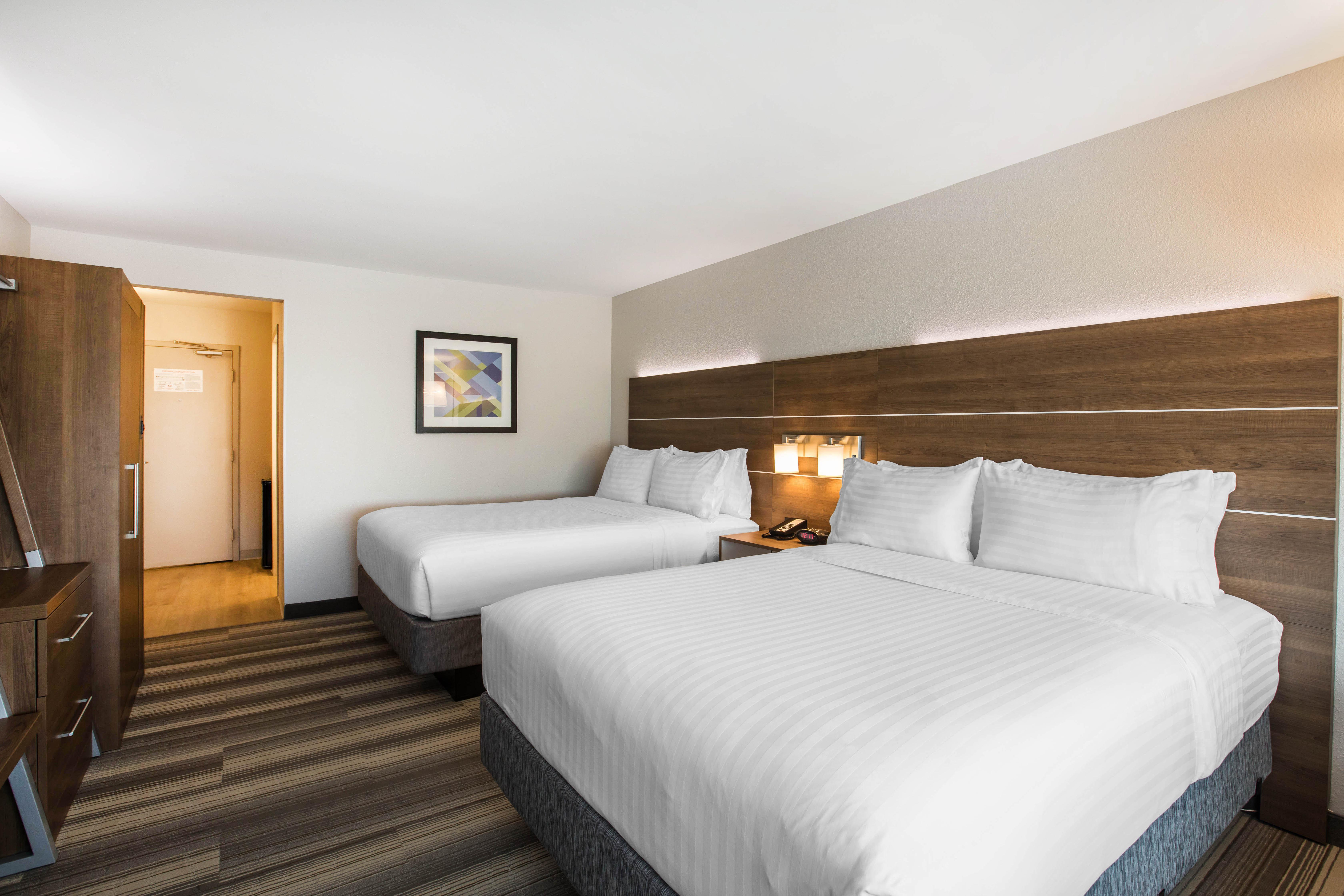 Holiday Inn Express & Suites Ludington By Ihg Екстериор снимка