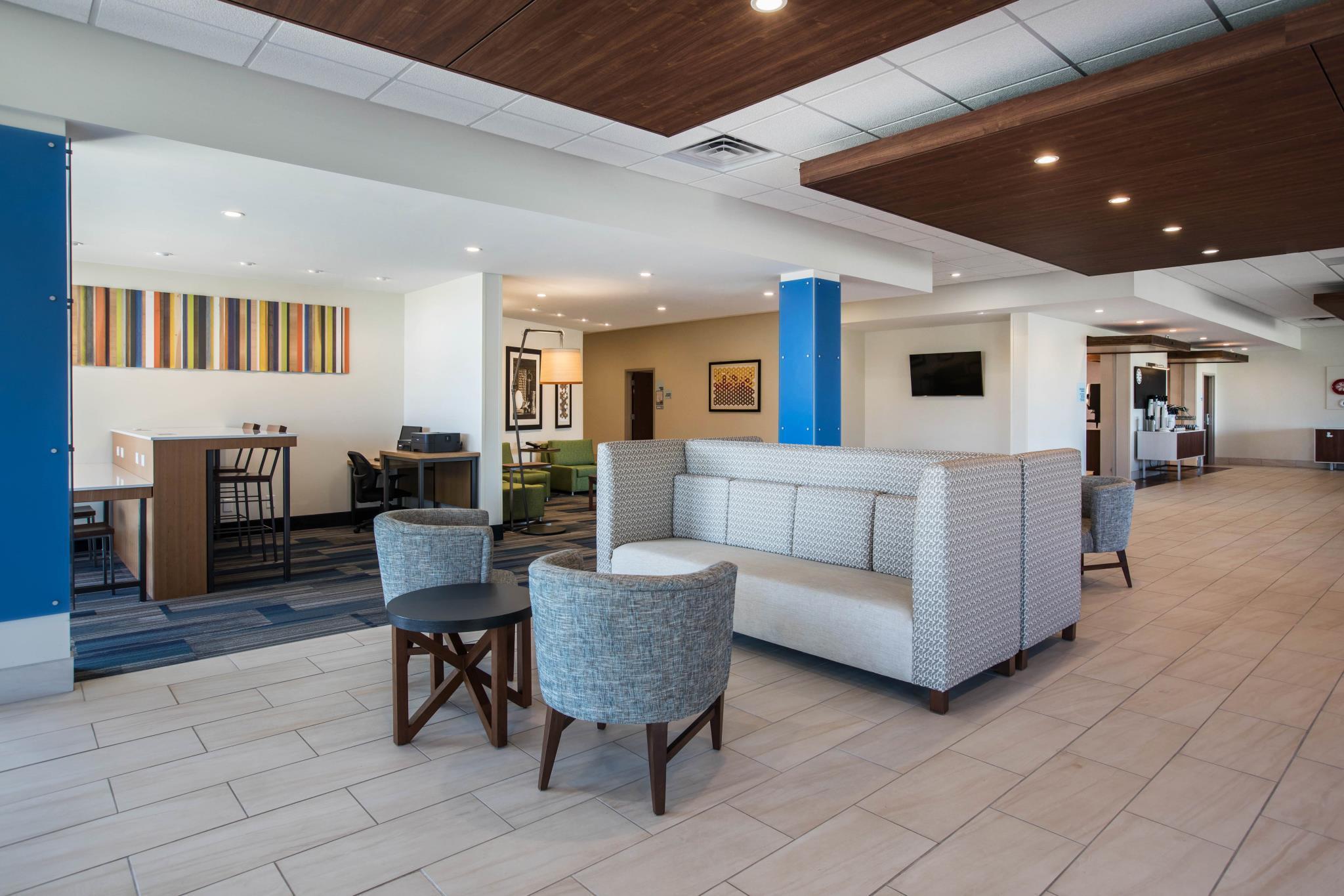 Holiday Inn Express & Suites Ludington By Ihg Екстериор снимка