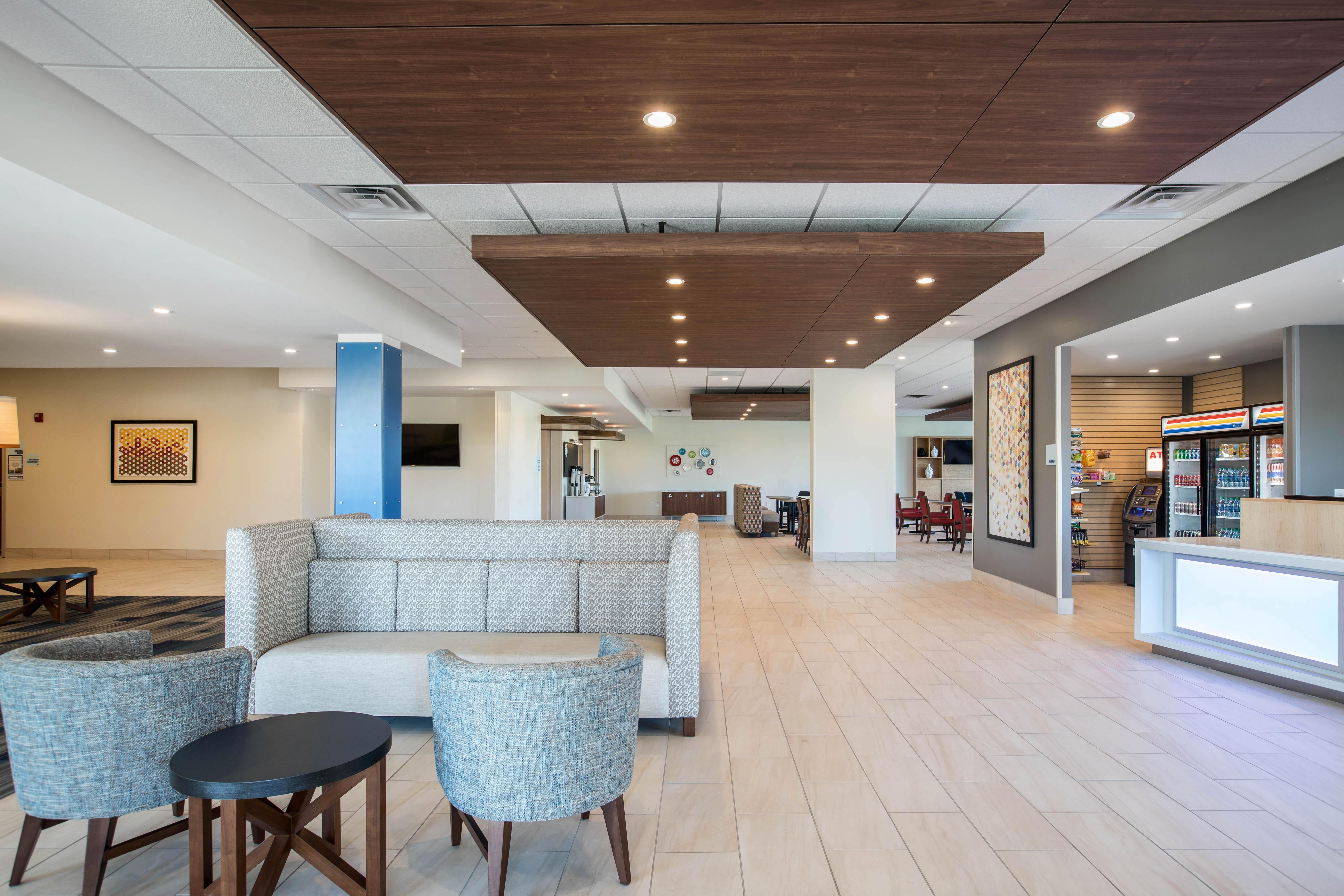 Holiday Inn Express & Suites Ludington By Ihg Екстериор снимка