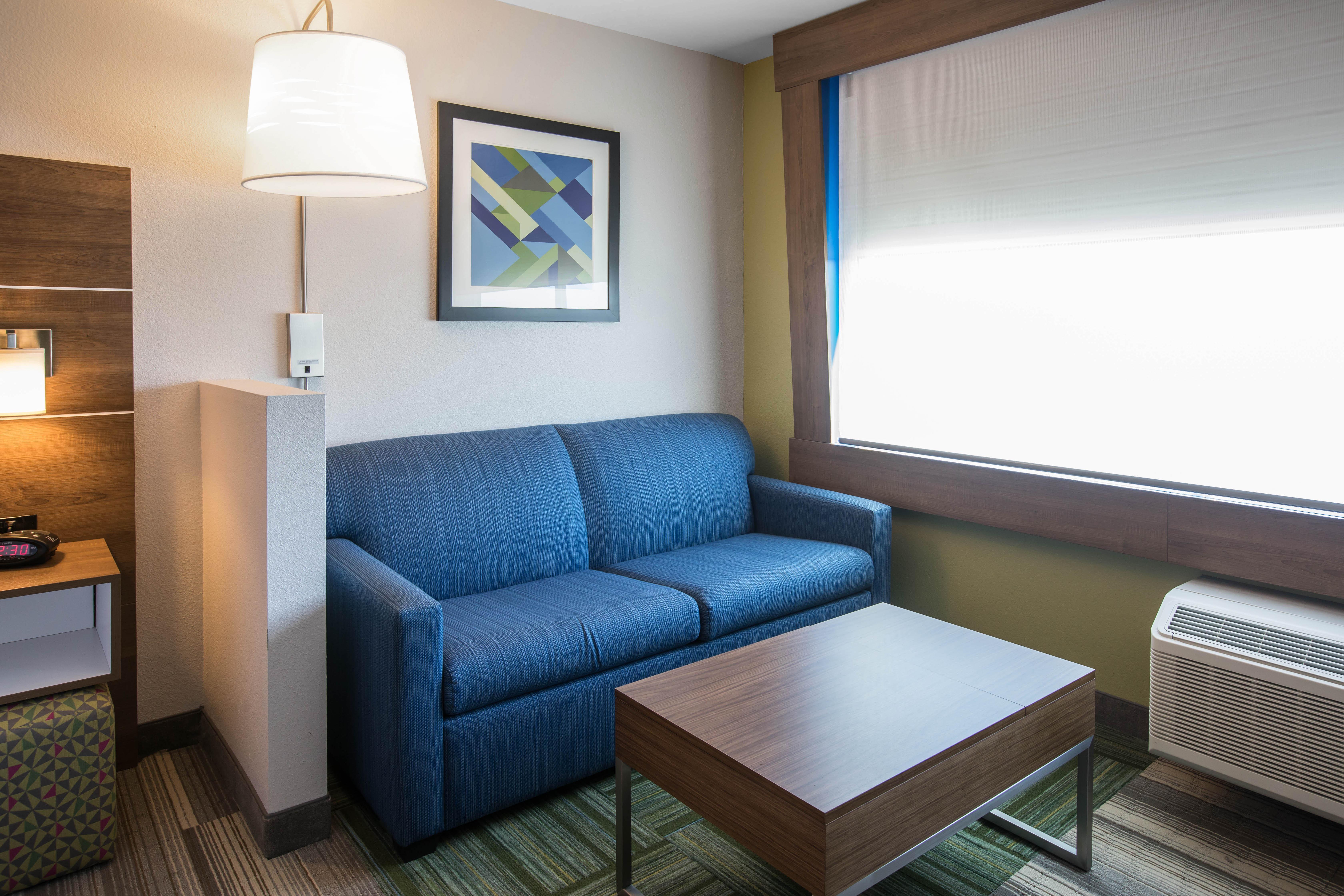 Holiday Inn Express & Suites Ludington By Ihg Екстериор снимка