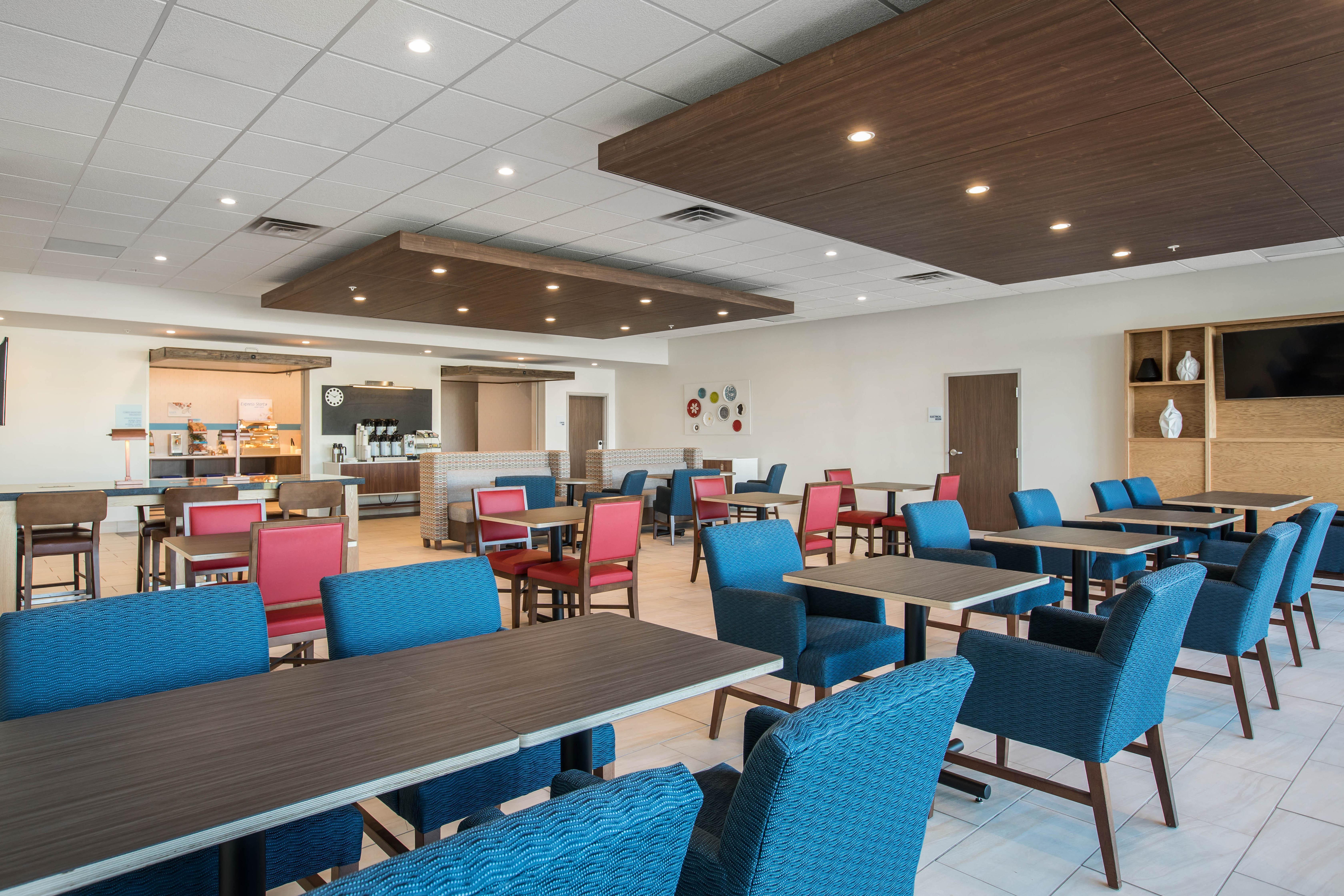 Holiday Inn Express & Suites Ludington By Ihg Екстериор снимка