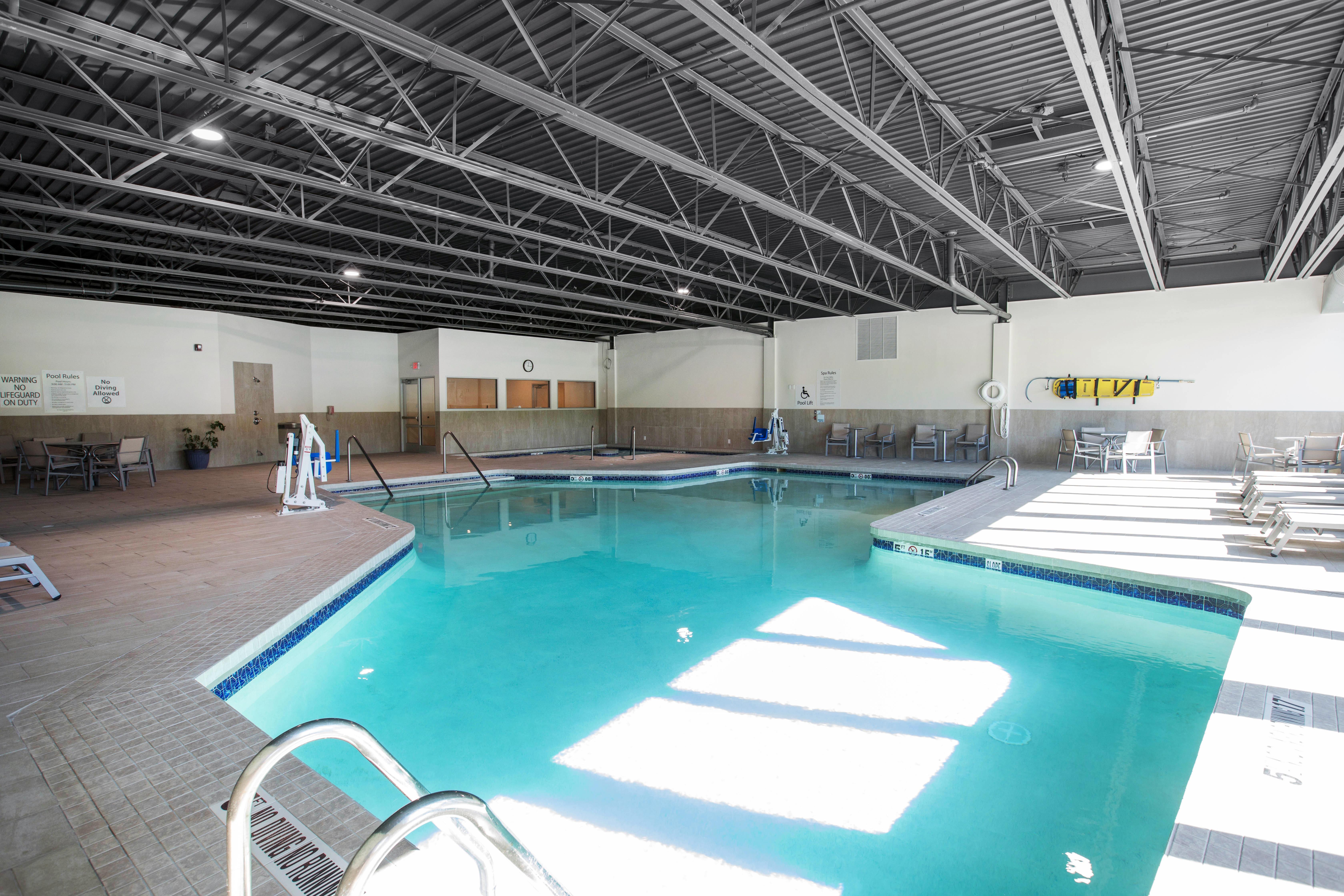 Holiday Inn Express & Suites Ludington By Ihg Екстериор снимка