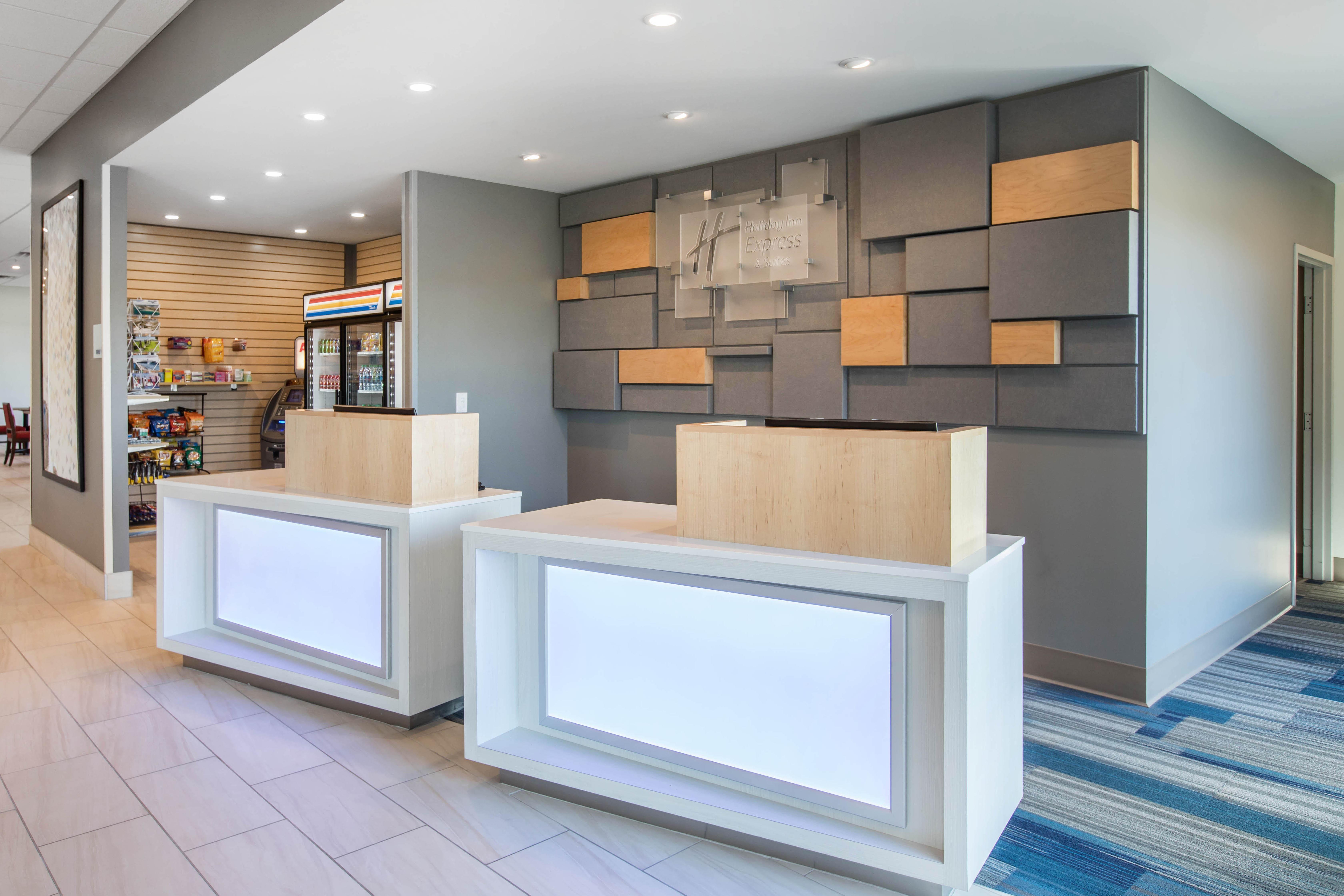 Holiday Inn Express & Suites Ludington By Ihg Екстериор снимка